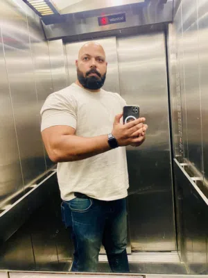 حارس شخصيات المهمه