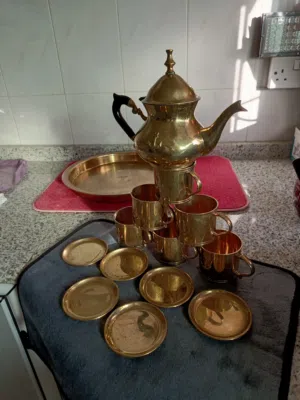 طقم نحاس ثقيل مذهب تحفه نادره