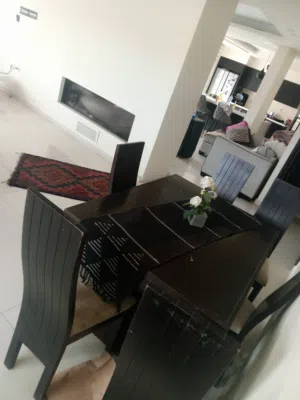 سفرة بحالة جيدة جدا