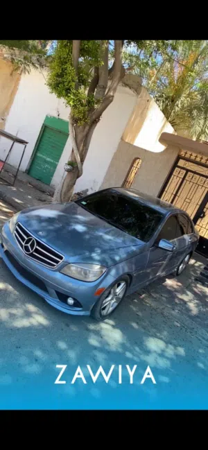 Mercedes Benz C300 2011