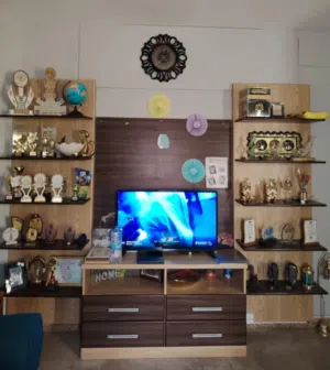 very good table stand for tv