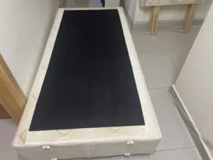 سرير لشخص واحد