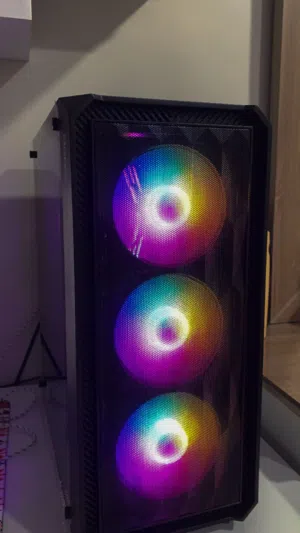 بي سي قيمنق نظيف استخدام 4 اشهر تقريبا يشغل كل الالعاب مثل فورزا لعبه ثقيلة وفي نفس الوقت فورت  توصل