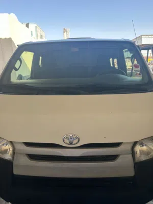 Toyota Hiace 2015 Refrigerated Van For Sale – GCC Specs  Make & Model: Toyota Hiace Year: 2015 O