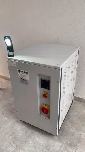 منظم كهربائي 30 KVA تركي نظيف نظيف استعمال بسيط جداً