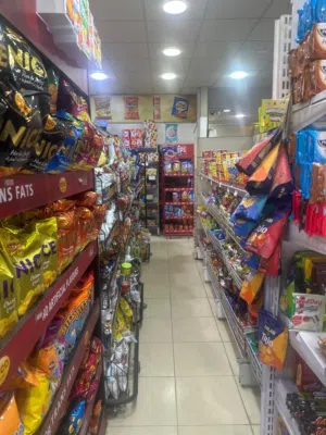 سوبر ماركت للبيع