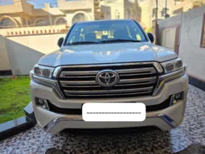 لانكروزر GXR 2017 بحالة الشركة