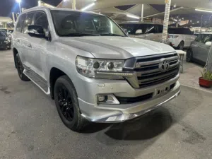 Toyota Land Cruiser GXR 2018 V6 GCC FULL OPINION JUTS 135k kilometers Excellent condition