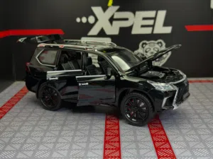 LX570 بين يديك!  هل أنت من عشاق الفخامة وهيبة سيارات الدفع الرباعي؟ اقتنِ الآن نسخة مصغرة ومتقن
