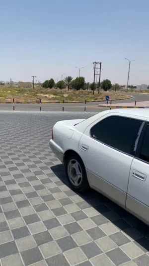 Used Lexus LS in Buraimi