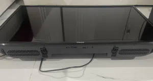 تلفزيون 32 بوصة وانسا عادي 2 hdmi 2 usbمستعمل 6 اشهر
