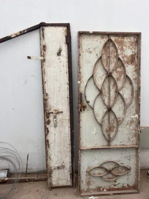 باب حديد ابيضّ