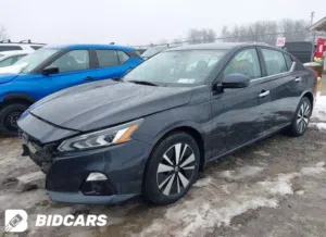 Used Nissan Altima in Dhofar