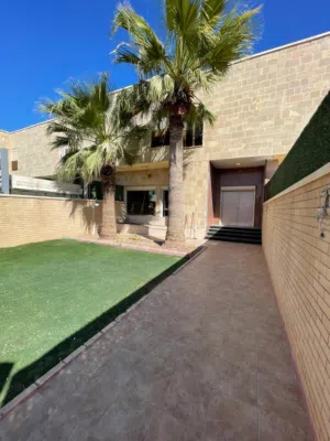 5 Bedrooms . Unfurnished . Monthly0