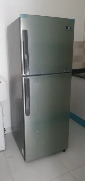 ثلاجة سامسونج بحالة ممتازة