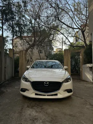 Mazda . 3 . 2018 . Used3