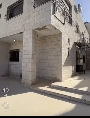 ‏أكثر من 6 غرف ‏.‏ ٣ حمّامات ‏.‏ 260 م٢‏0