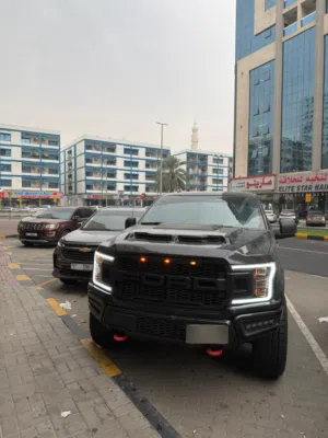 Ford f150 2018 V8 5.0 عليه كت وترفيعه واكزوز معدل وتواير حجرية ورنقات ميثود اصلية