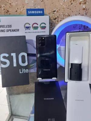 مستعمل اخو الجديد Samsung S10 leit رام 16 جيجا 128 أغراضة والكرتونه الأصلية متوفر توصيل