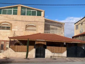 239 m2 More than 6 bedrooms Villa for Sale in Zarqa Al Zarqa Al Jadeedeh
