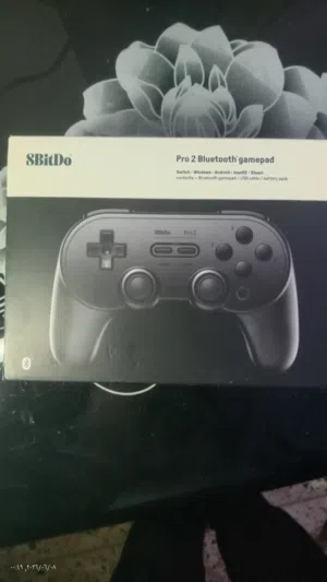 لون اسود جديدة غير مستعملة يد 8BitDo Pro 2
