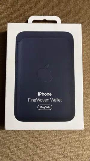 محفظة ايفون وفيها magsafe FineWoven wallet with magsafe
