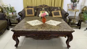 طقم كنب مع الطاولات للبيع بسعر مغري
