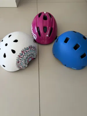 Kids helmets (3)