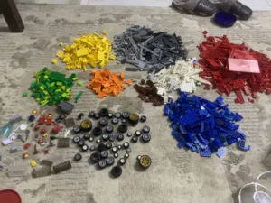 A large number of Lego with characters  عدد كبير من الليغو مع شخصيات و ادوات Xxxxxxxxxxxxxxxxxxxxx