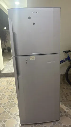 ثلاجتين للبيع  بحالة جيدة