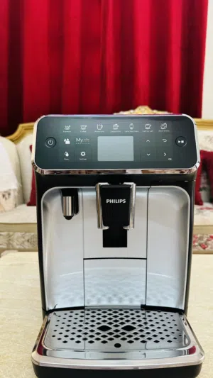 آلة قهوة أوتوماتيكية من شركة Philips - شبه جديدة