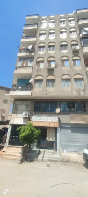 امام نقابة المهندسين الزقازيق شقه للبيع الدور الاول 122 متر تصلح لجميع الاغراض ادارى / سكنى