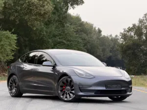 TESLA MODEL 3 PERFORMANCE GCC 2021 Service history (under warranty)