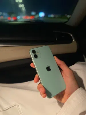 Apple iPhone 11 128 GB in Muscat