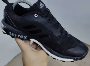 Boys . Athletic Shoes . Black0