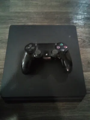 للبيع بلايستيشن 4 (PS4) سعة نص تيرا