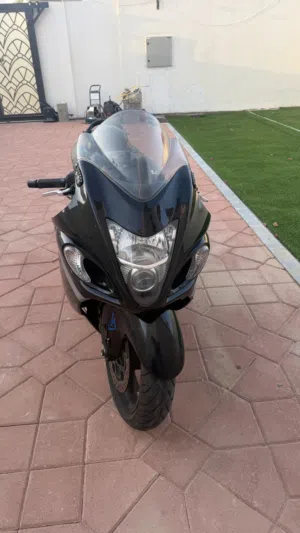 للبيع سوزاكي هايبوزا 1300cc موديل 2011 أوراق جمارك