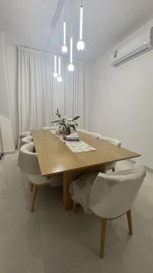 طاولة طعام / Dining table