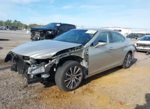 Used Lexus ES in Al Batinah