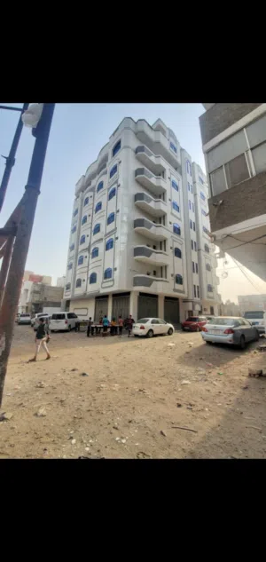 للبيع عماره سكن ضخخمه تقدر تسلحا  شقق مفروش