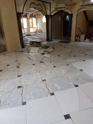معلم يمني بلاط