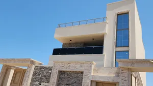 4 Bedrooms . Furnished . Daily3