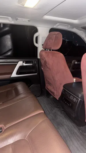 Used Toyota Land Cruiser in Abu Dhabi
