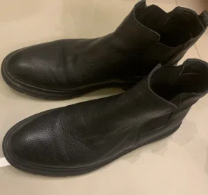 بوت رجالي للبيع ملبوس مره وحده فقط