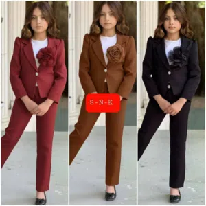 طقم بناتي رروعه ثلاثه قطع يلبس من عمر 3سنوات لا 9