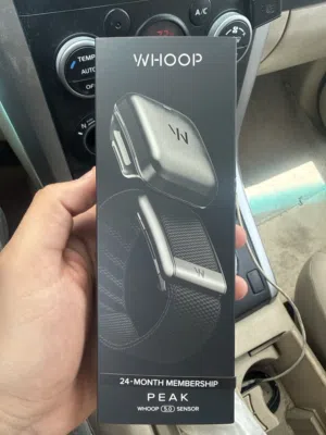 WHOOP 5.0 Peak للبيع - جديد بالكرتون  مع اشتراك اصلي لمده 24 شهر
