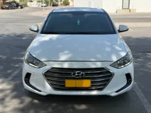 Hyundai Elantra 2.0 2016 sedan with Sports mode