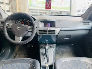 Used Opel Astra in Ramallah and Al-Bireh