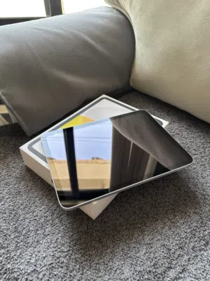 Apple iPad 128 GB in Amman