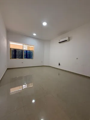 Studio . Unfurnished . Monthly0